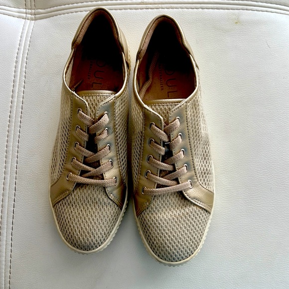 Confortable golden sneakers from SOUL Naturalizer size 9 - Picture 1 of 2